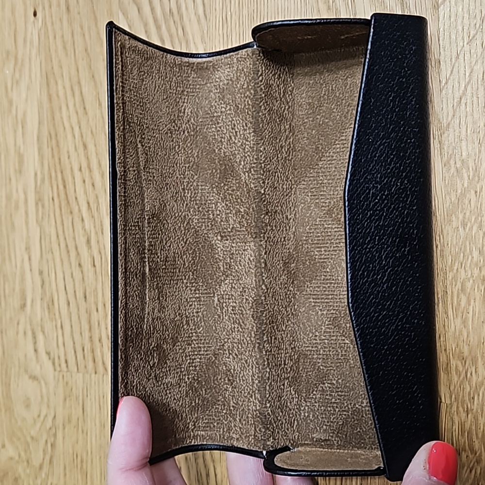 Burberry Glasses Case!
